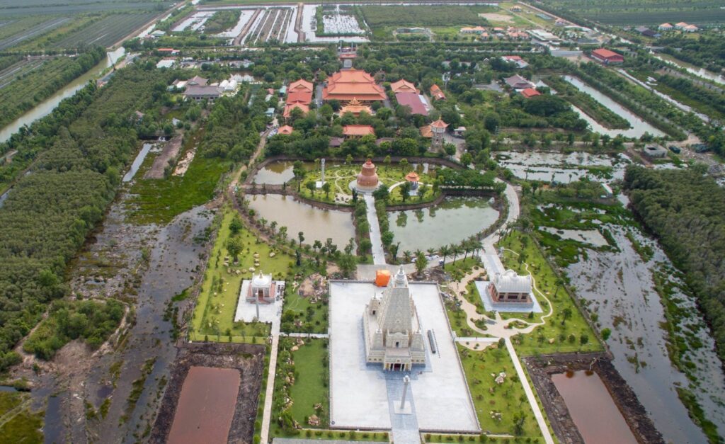Thiền viện trúc lâm Chánh Giác ở Tiền Giang