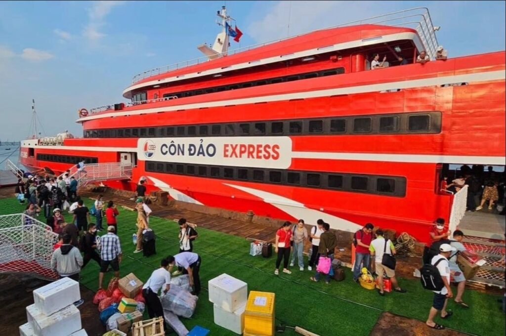 Tàu cao tốc lớn nhất Việt Nam từ Vũng Tàu đi Côn Đảo –